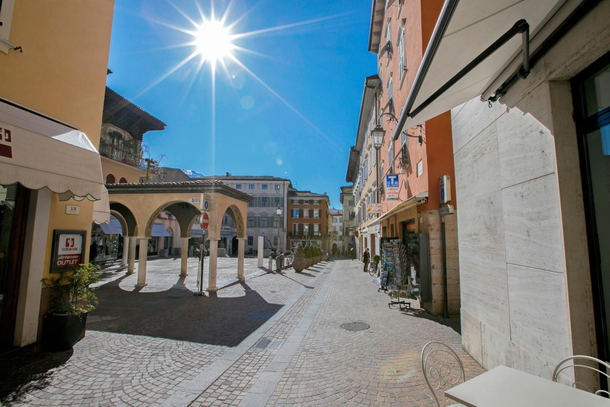 Ca'Cerere - Happy Rentals Riva del Garda Ngoại thất bức ảnh